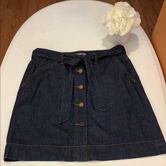 Tommy Hilfiger Denim skirt size 6. - Picture 1 of 7